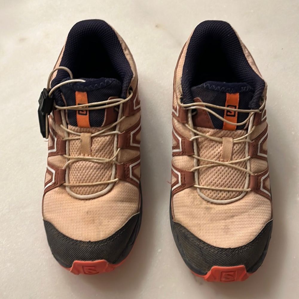 Solomon girls hiking shoes